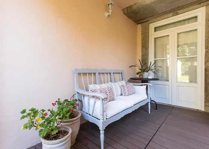 Villa Alegria Rubi - Urban Oasis With Garden