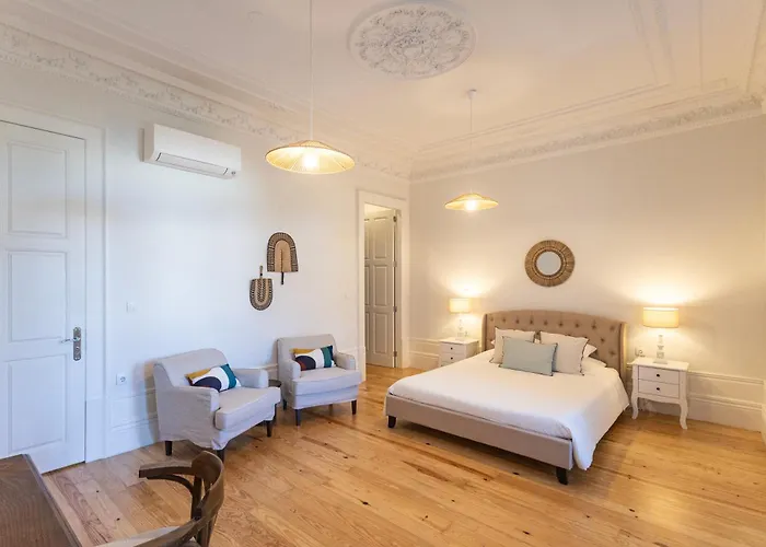 Alegria Rubi - Urban Oasis With Garden Villa