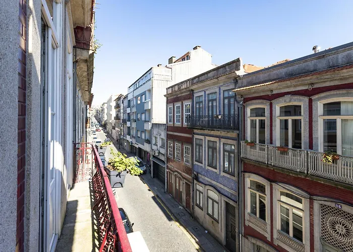 Alegria Rubi - Urban Oasis With Garden Villa