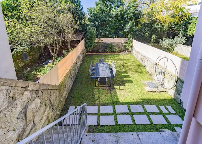 Alegria Rubi - Urban Oasis With Garden