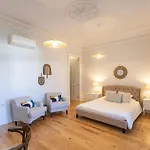 Alegria Rubi - Urban Oasis With Garden Villa
